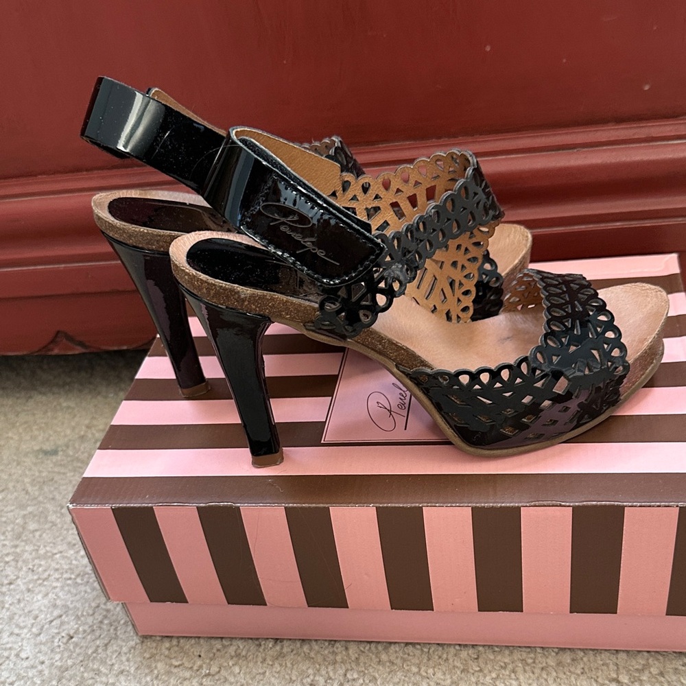 Chic Black Heeled Sandals
